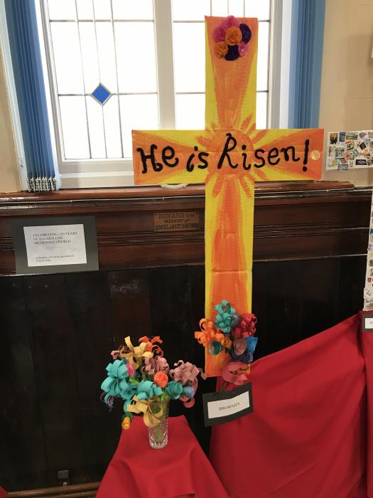 He is risen cross